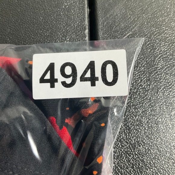 Susan Graver Liquid Knit Tank Top‎ 1X Black Floral Bold Artsy Sleeveless Blouse - Picture 8 of 8